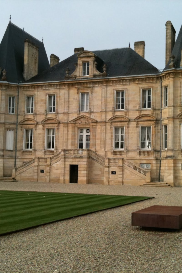 Замок в Бордо, Франция