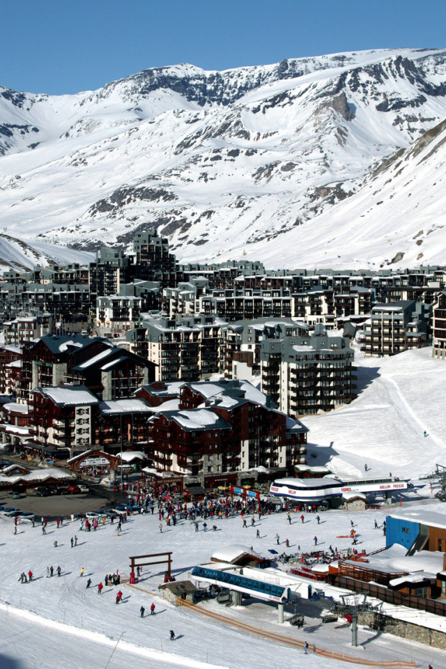 Город на горнолыжном курорте Тинь, Франция