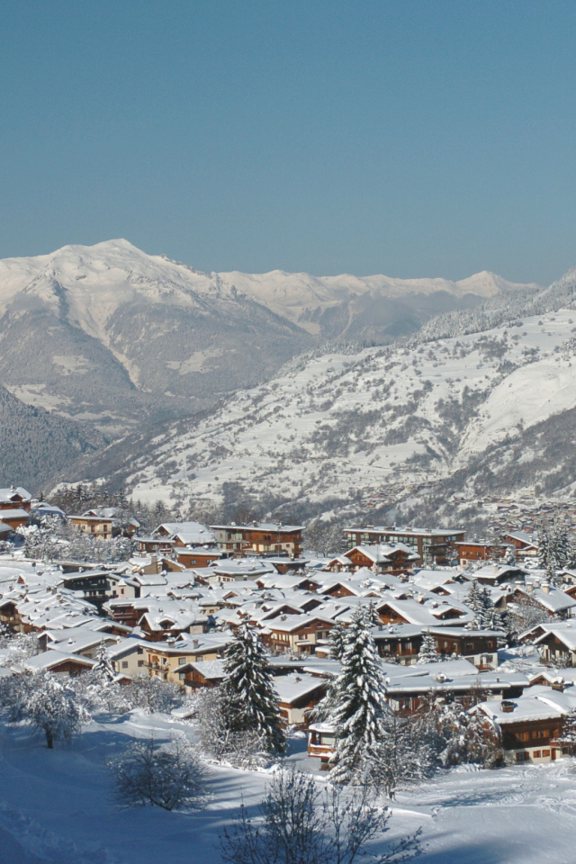 Город на горнолыжном курорте Куршевель, Франция