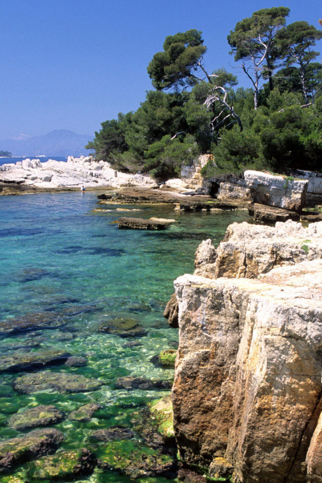 Побережье на курорте Антибы, Франция