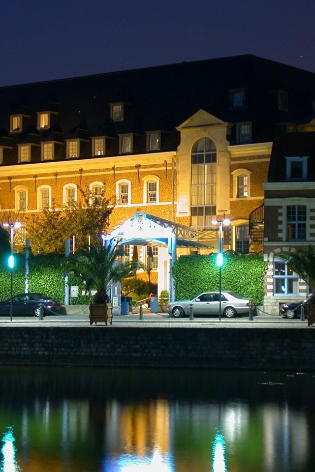 Набережная в городе Лилль, Франция