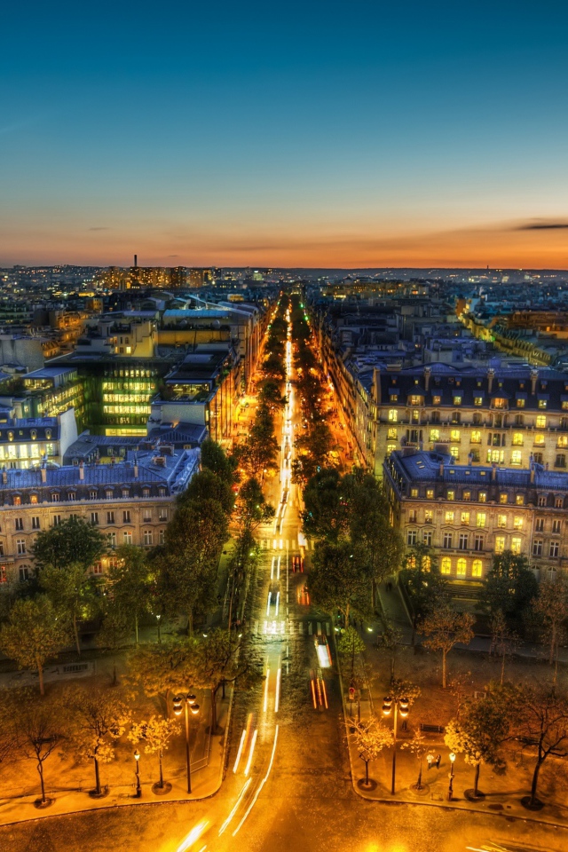 Вечернее сияние в Париже, Франция