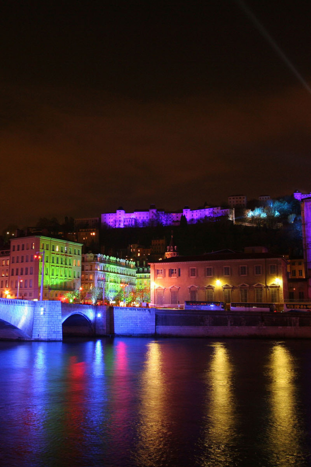 Праздничная иллюминация в городе Лион, Франция