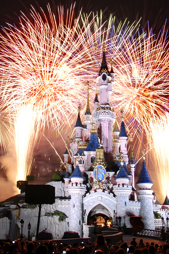 Фейерверк в Диснейленде, Франция