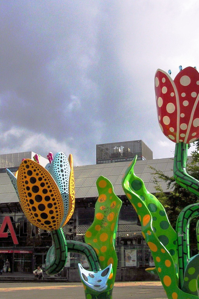 Цветочная скульптура в городе Лилль, Франция