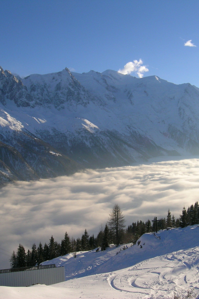 Туман на курорте Шамони, Франция