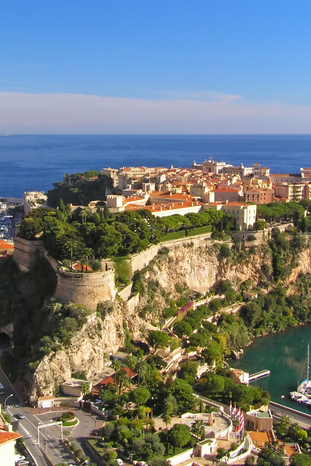 Дома на скале в Монако
