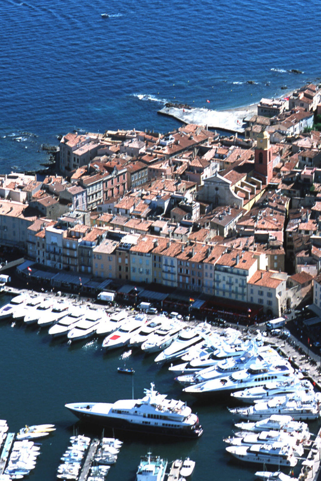 Город на курорте Сен-Тропе, Франция