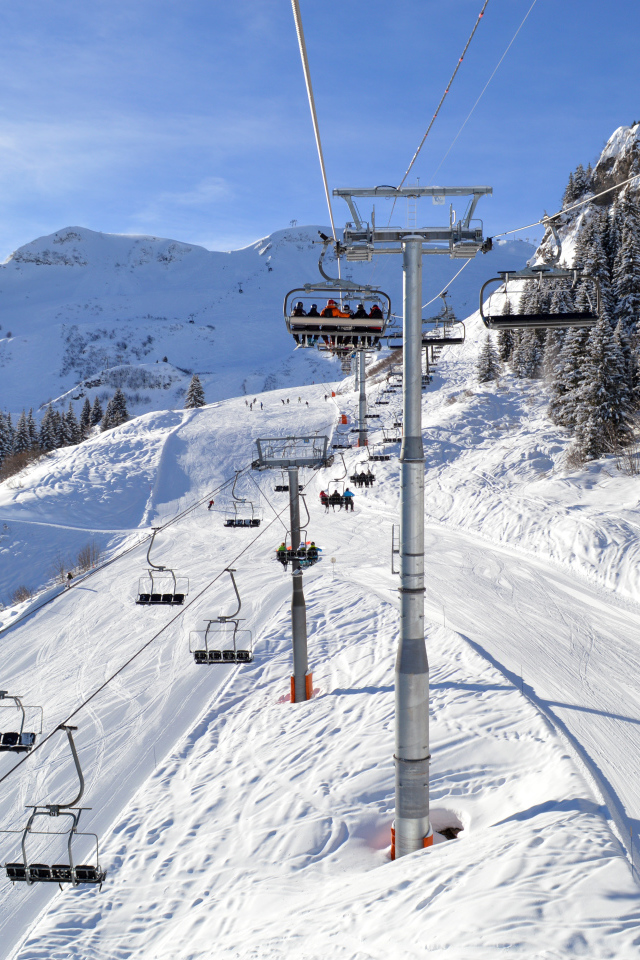 Подъемник на горнолыжном курорте Самоен, Франция
