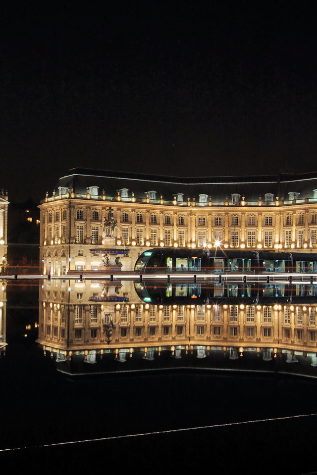 Ночное сияние в Бордо, Франция