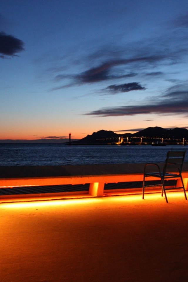 Ночь в Каннах, Франция