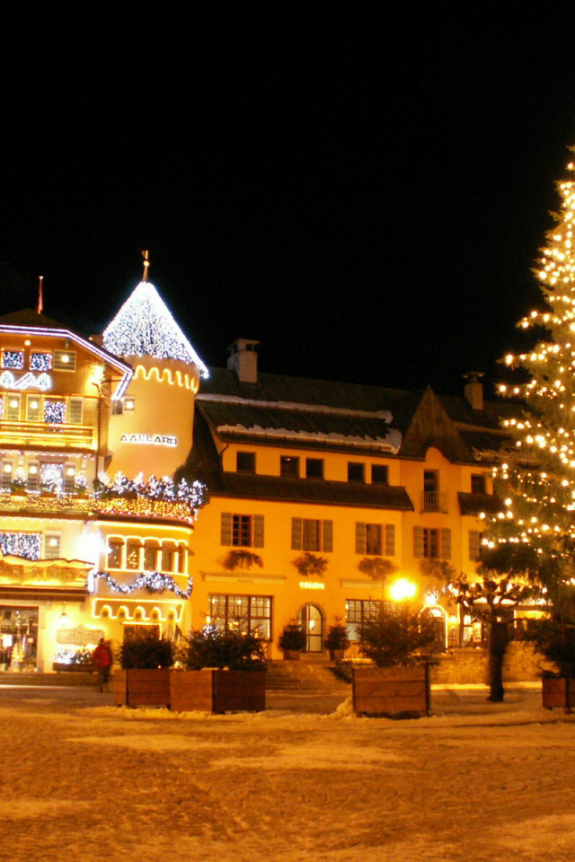 Ночное сияние на горнолыжном курорте Межев, Франция