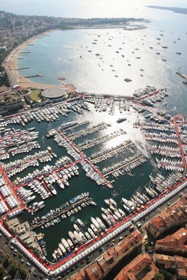 Панорама города в Каннах, Франция