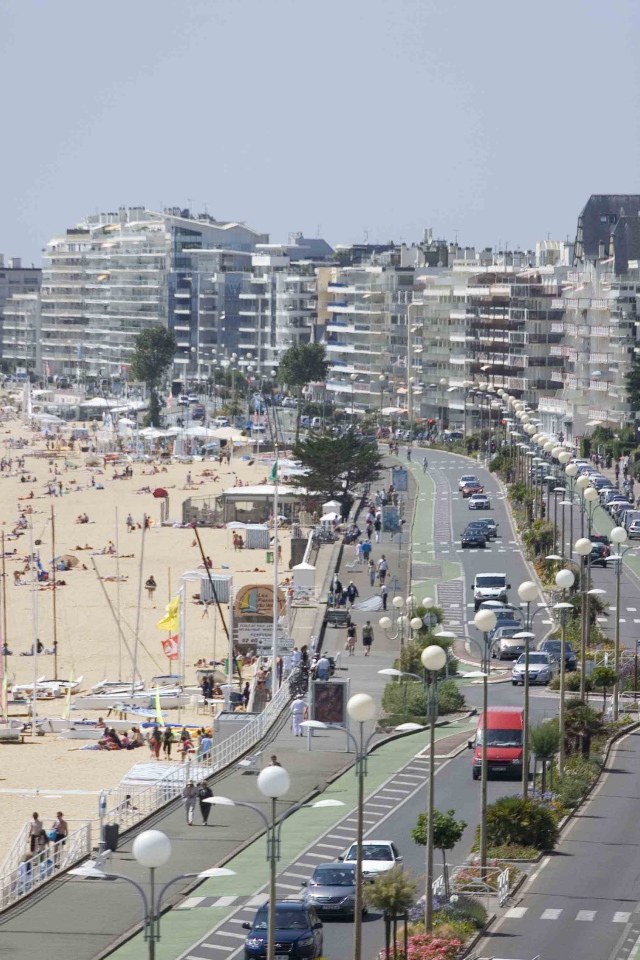 Набережная на курорте Ла Боль, Франция