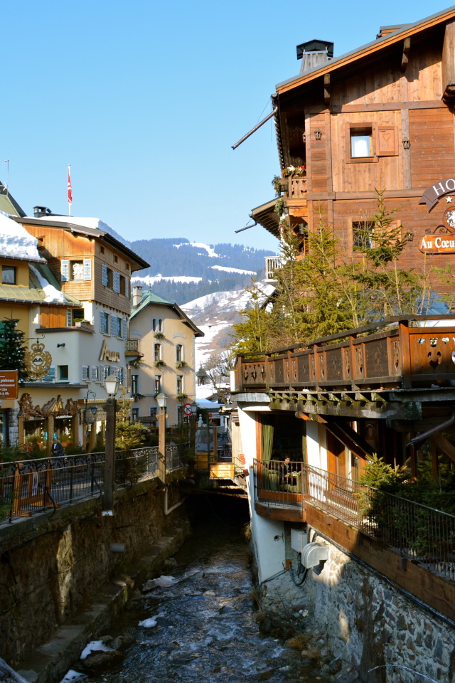 Река на горнолыжном курорте Межев, Франция