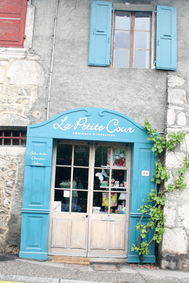 Магазинчик в городе Аннеси, Франция