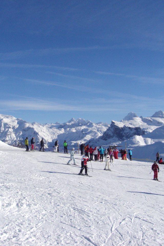 Лыжная база на горнолыжном курорте Самоен, Франция