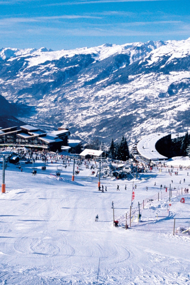 Лыжная трасса на горнолыжном курорте Лез Арк, Франция