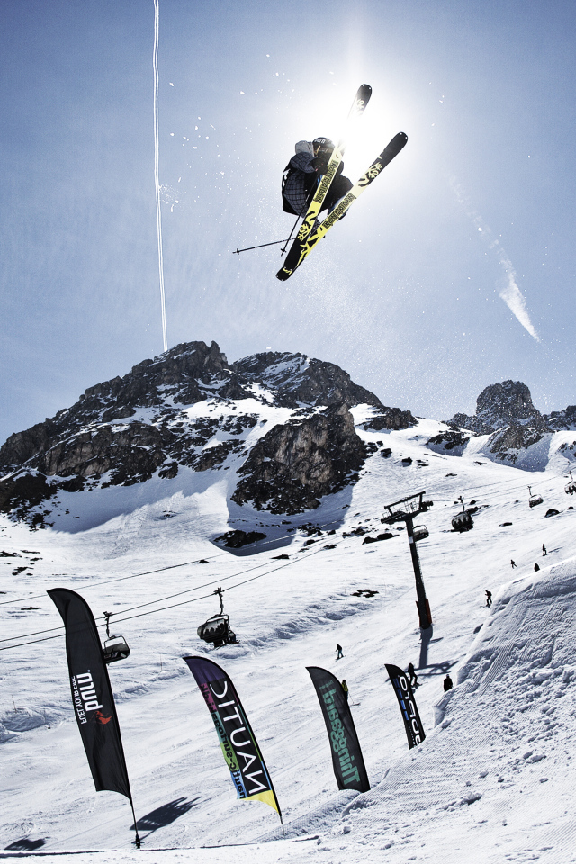 Катание на лыжах на горнолыжном курорте Тинь, Франция