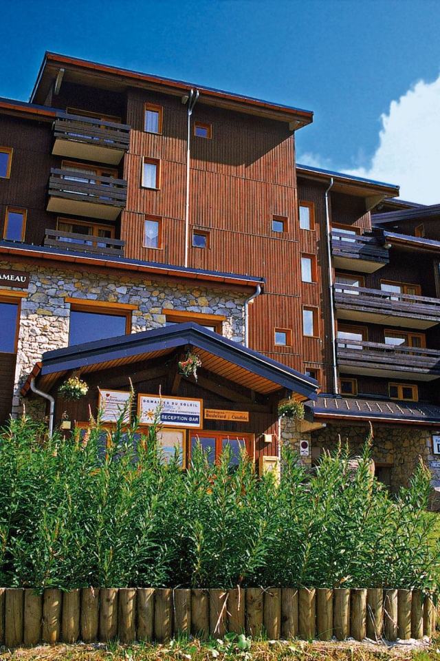 Летний пейзаж на горнолыжном курорте Мерибель, Франция