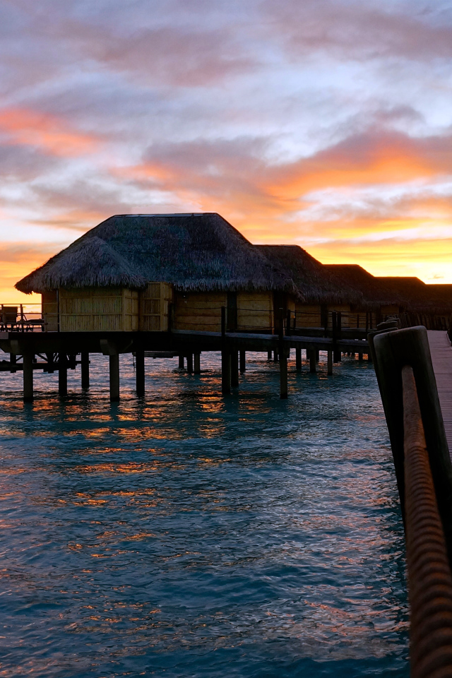 Закат во Французской Полинезии