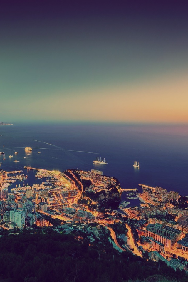 Закат над морем в Монако