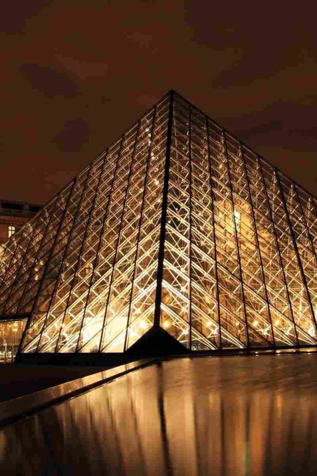 Лувр в Париже, Франция