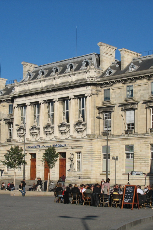 Университет в Бордо, Франция