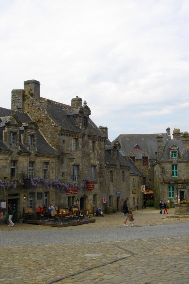 Городская площадь в Бретань, Франция