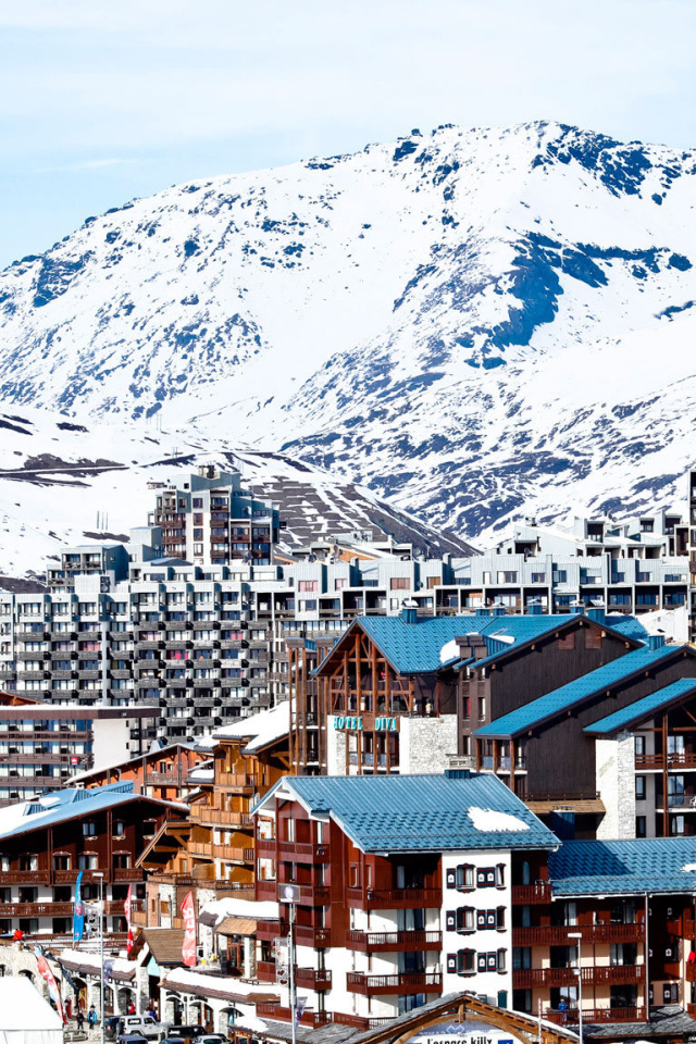 Городские здания на горнолыжном курорте Тинь, Франция
