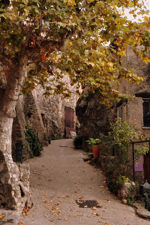 Старинная улочка на Лазурном берегу, Франция