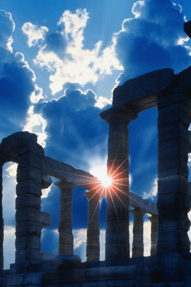 Древний храм в Афинах