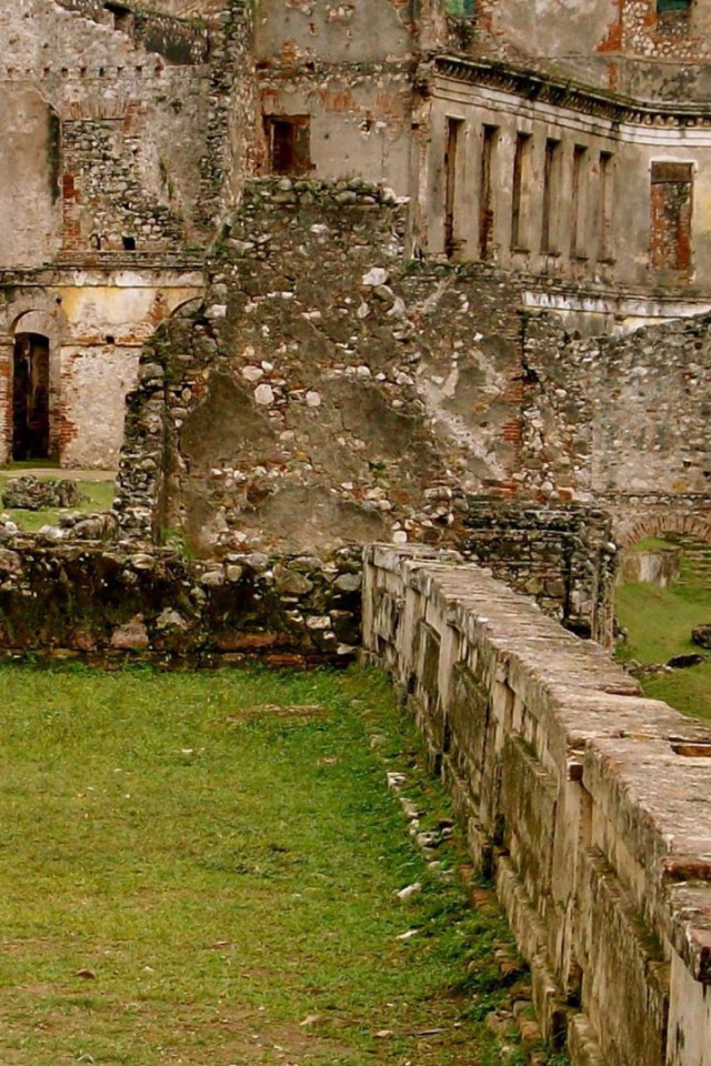 Знаменитые руины в Гаити