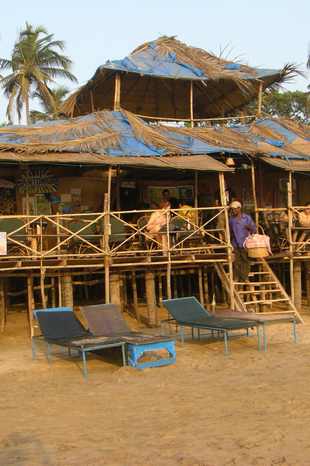 Пляжные домики в Анджуне