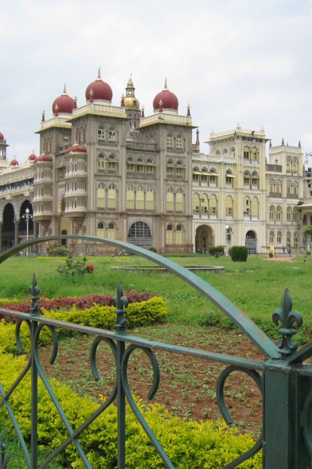 Красивое здание в Бангалоре