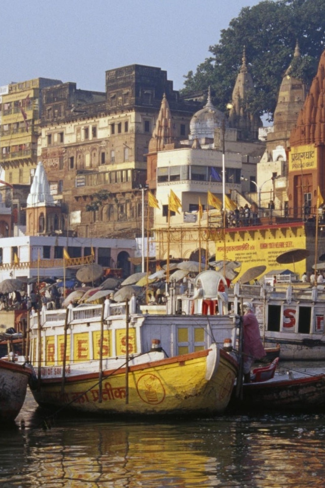 Лодки в городе Варанаси