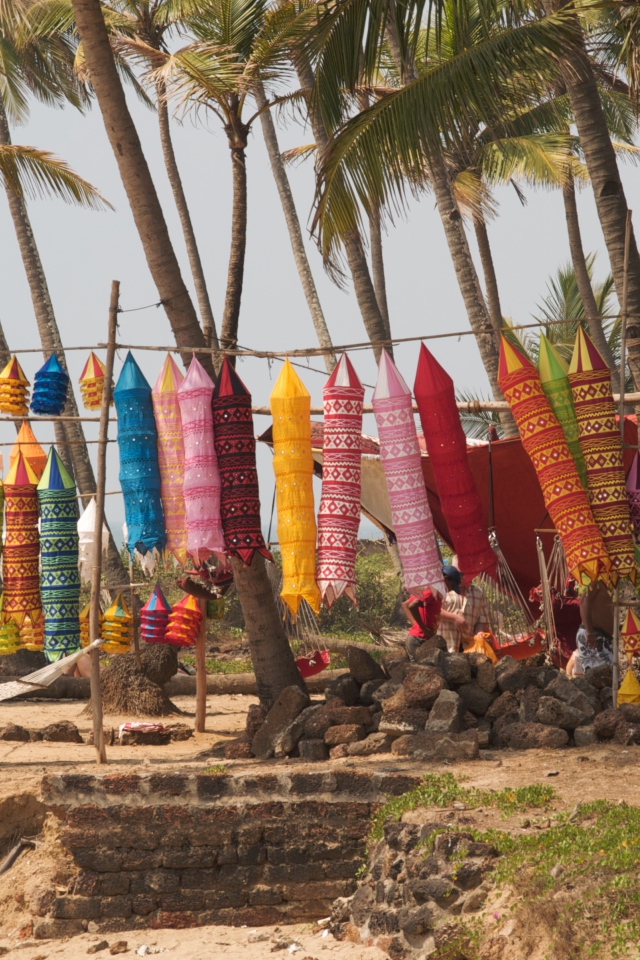 Яркие украшения в Анджуне