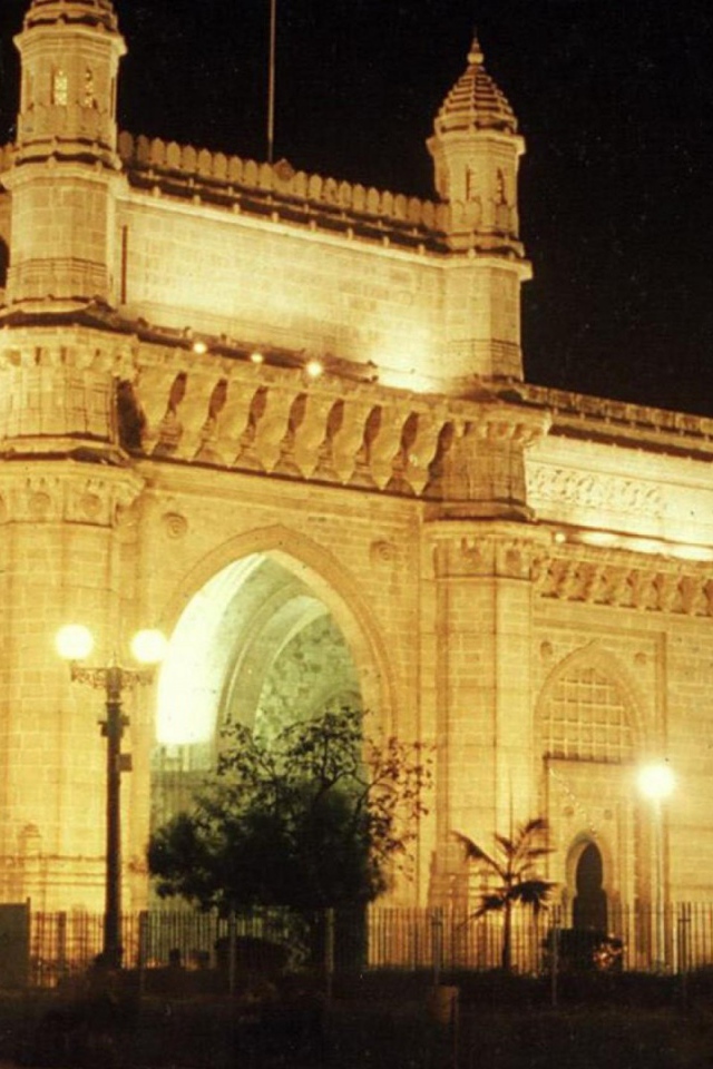 Здание на площади в Мумбае