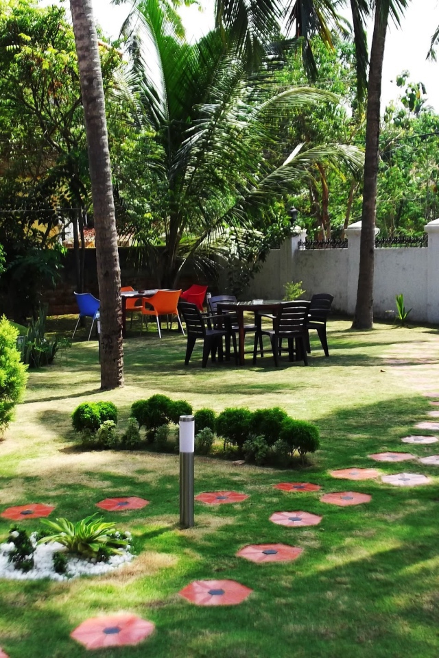 Сад в Варкале