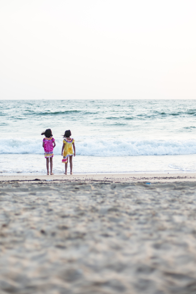 Девочки на пляже в Гоа