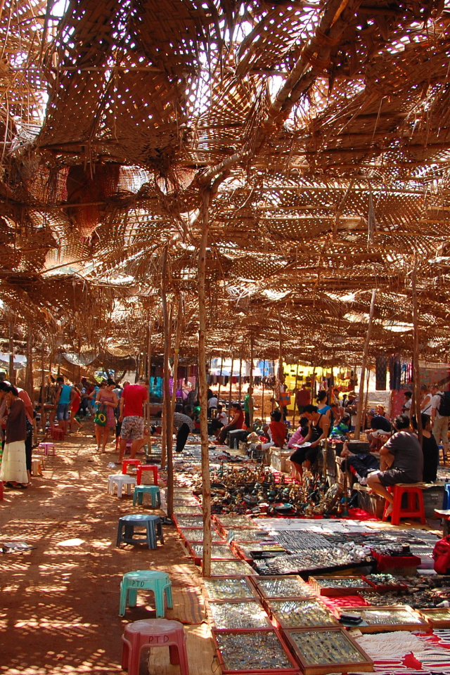 Рынок в Анджуне