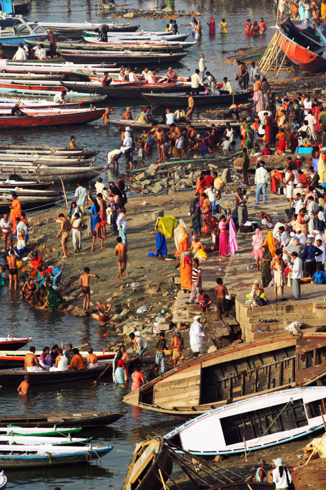 Множество лодок и берегов Варанаси