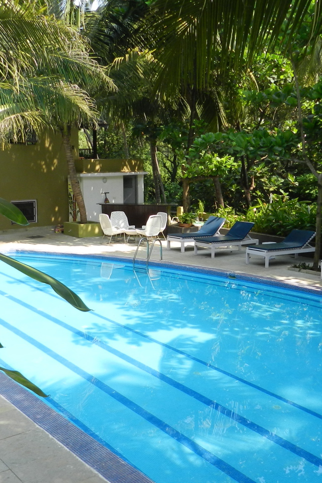 Бассейн в Вагаторе