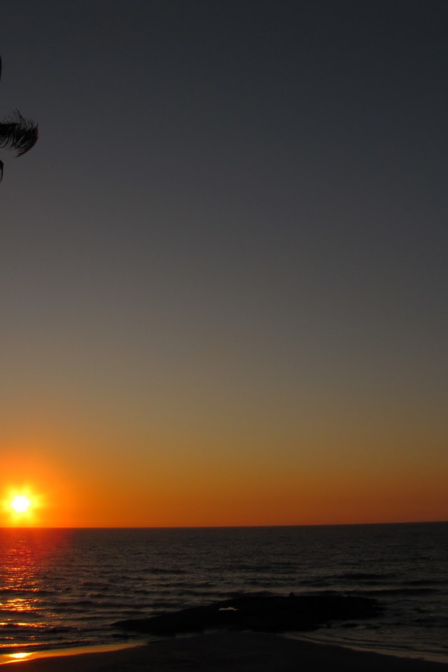 Закат на пляже в Вагаторе