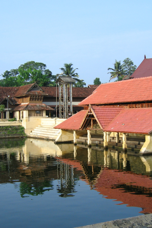 Прогулка по улицам Алапужи