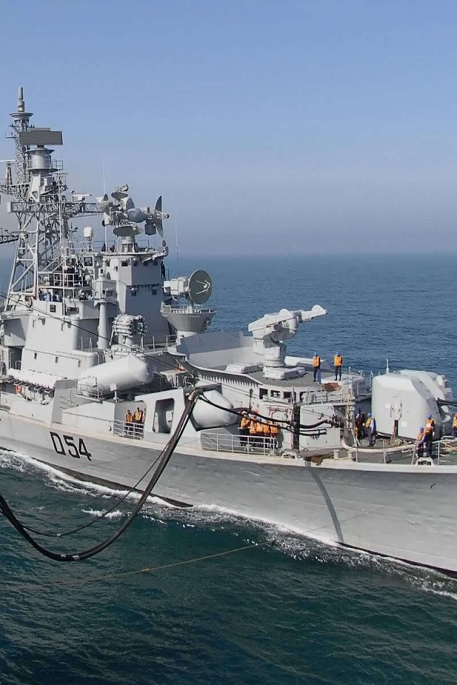 Военный корабль в Мумбай