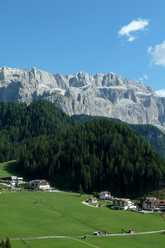 Альпы на горнолыжном курорте Валь Гардена, Италия