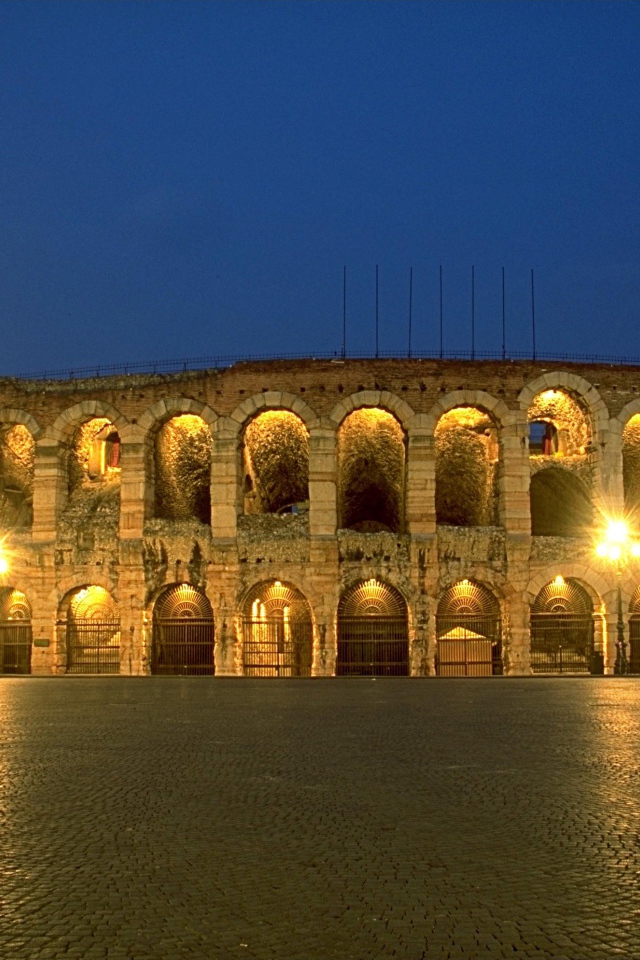 Древнеримская арена в Вероне, Италия