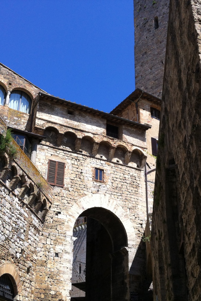 Древние дома в Сиене, Италия