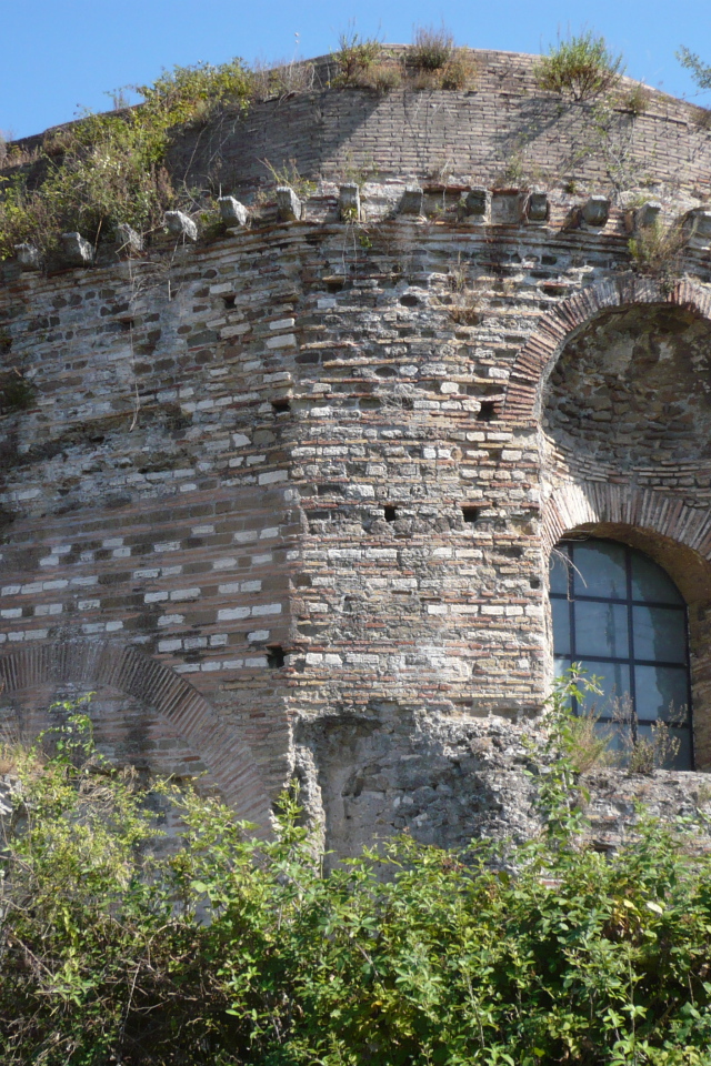 Старинная башня в Тиволи, Италия